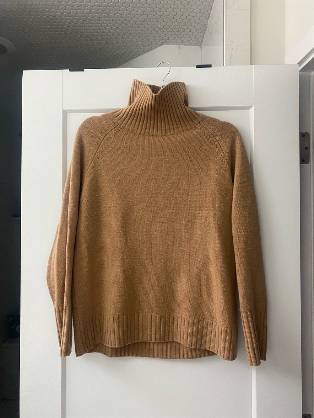 Women's Cashmere Camel Ribbed Turtleneck Sweater